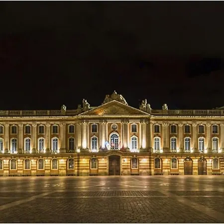 Place Capitole A 2 Pas De Cet Agreable T2 De 48m2 * Τουλούζη